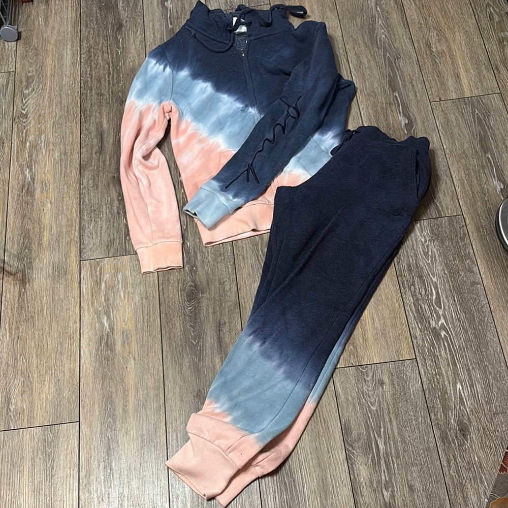 PINK Victoria's Secret Blue and Pink Jogger Set